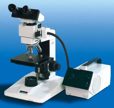 Hund Upright Metallurgical Microscope